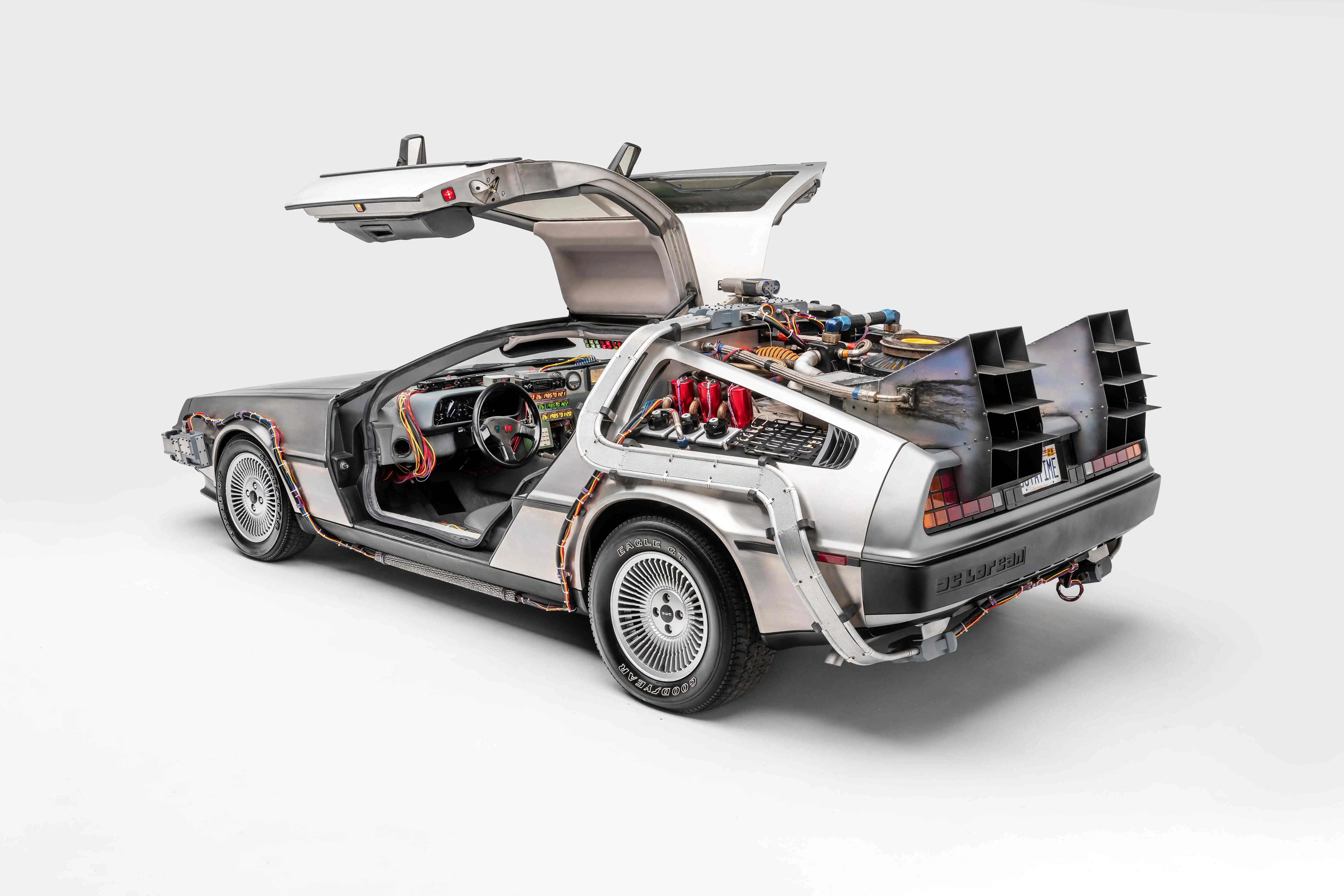 The Nostalgia of Forgotten Gods: DeLorean, UK, 1975-1982 - 1