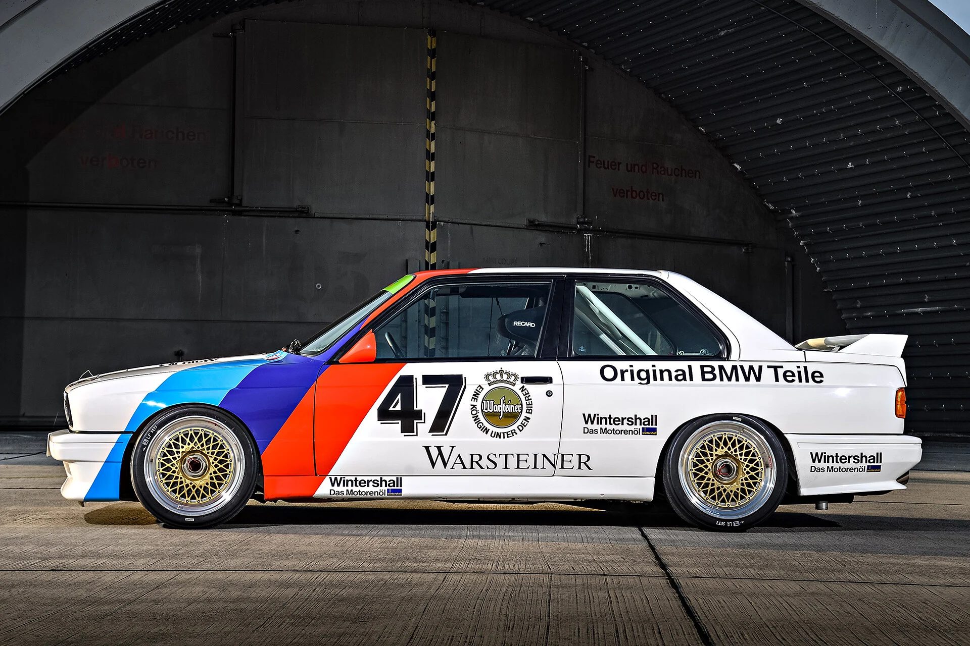 BMW M3 E30 DTM Group A. The Queen of Tourism