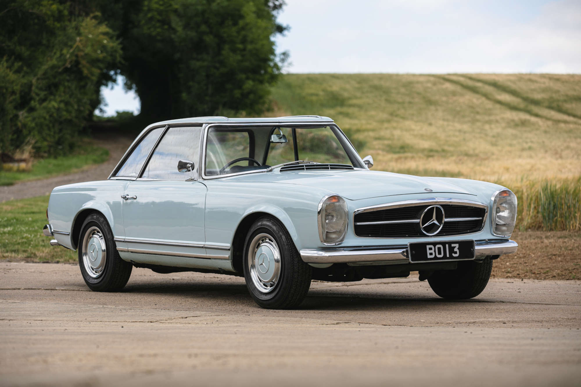 9-1966-Mercedes-Benz-230SL