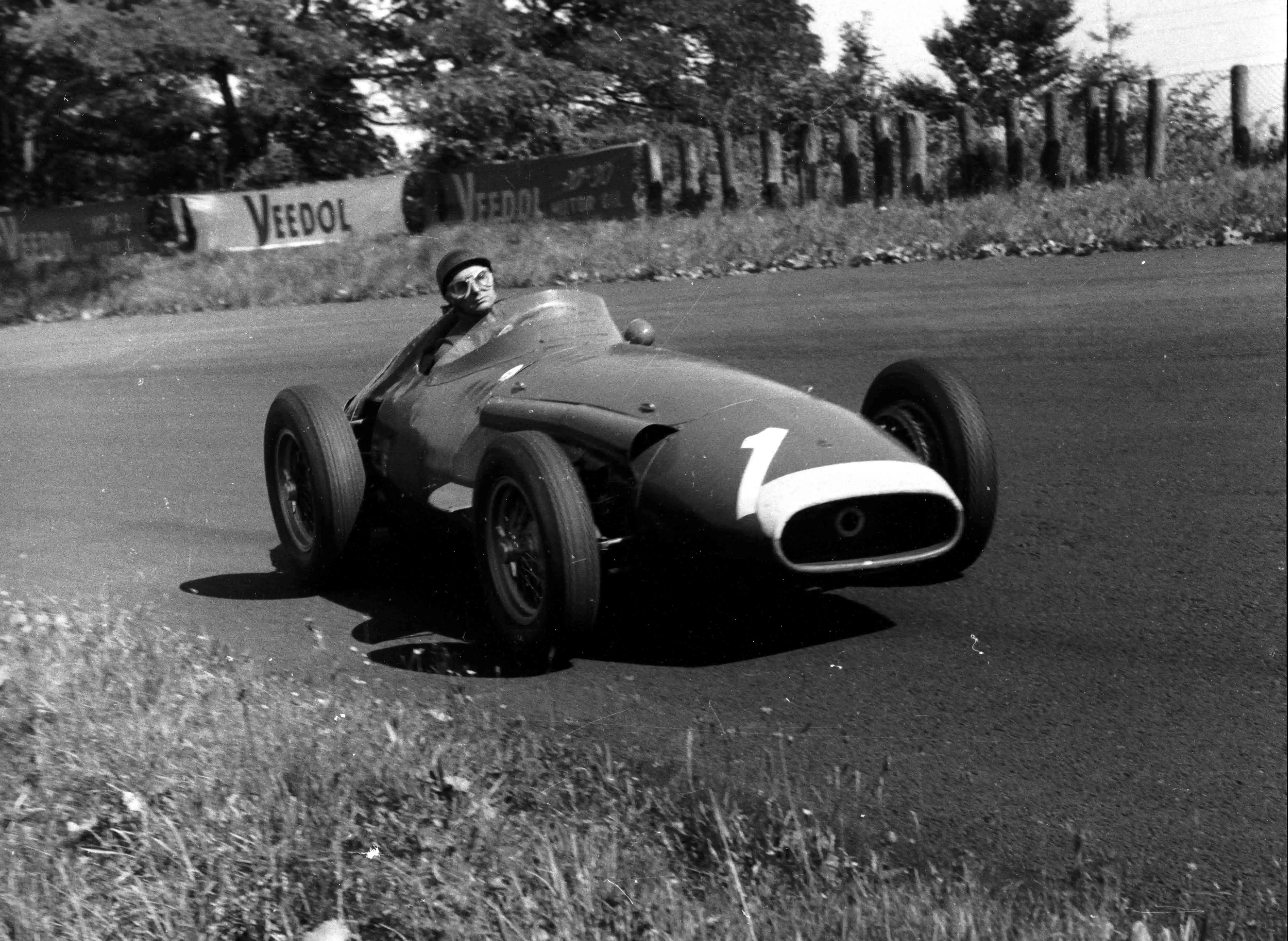 Maserati 250F: the Racing Icon - 1