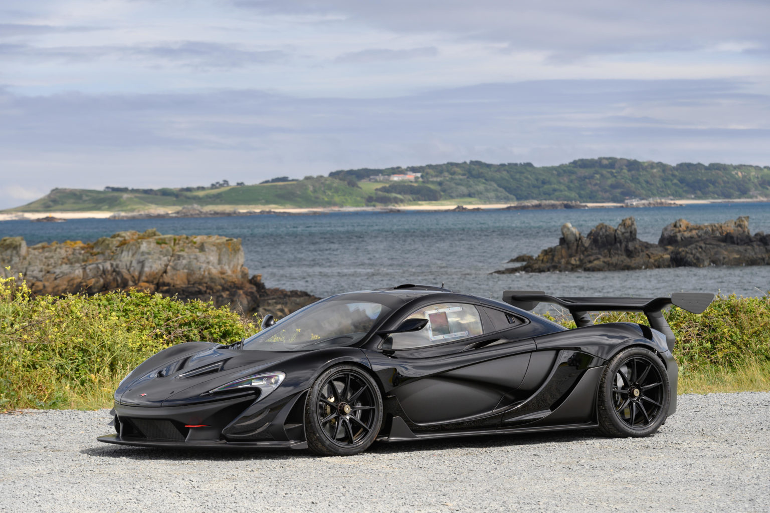 3-2015-McLaren-P1-GTR-Converted-To–Road-Legal-Specification-1536x1024