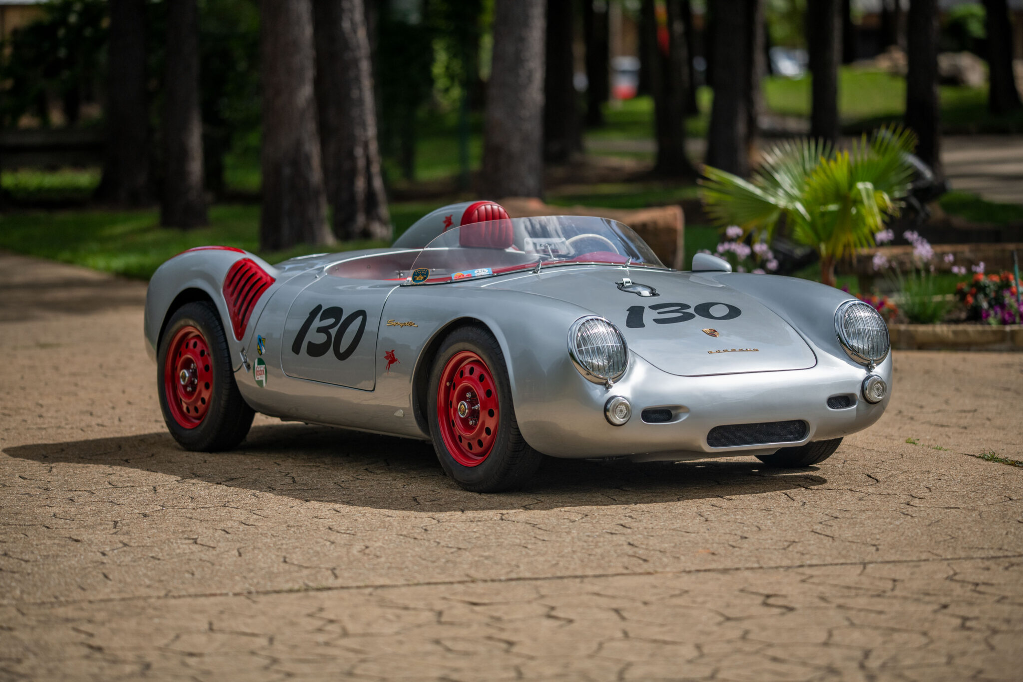9-1956-Porsche-550-Spyder-Recreation-2048x1366