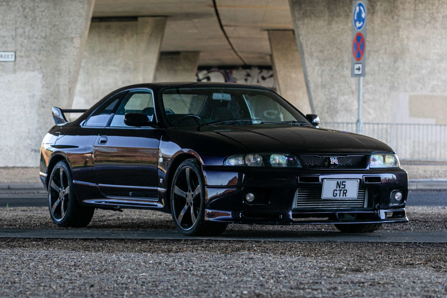 7-1998-Nissan-Skyline-GT-R-R33-V-Spec-1536x1024