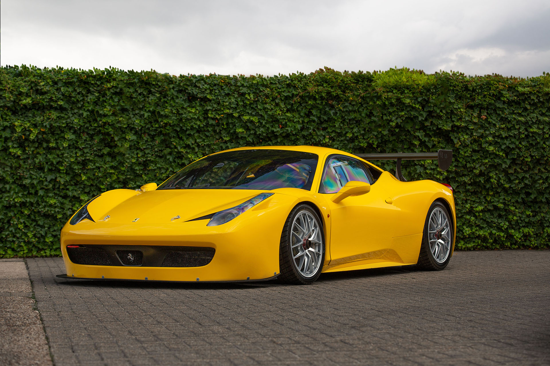 2012-Ferrari-458-Challenge- 0