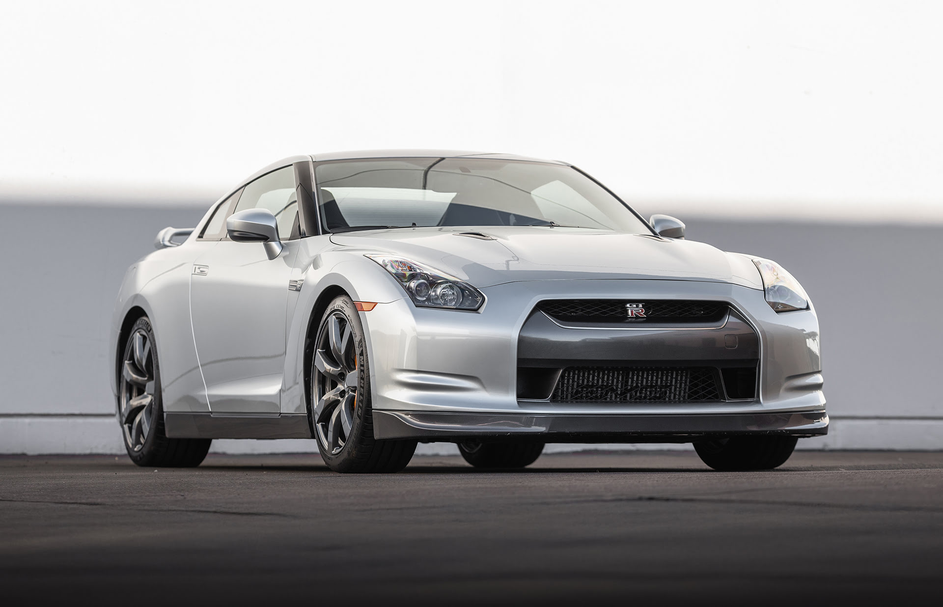 Fox or cat? Simply Cliff Goodall in search of a bargain. image