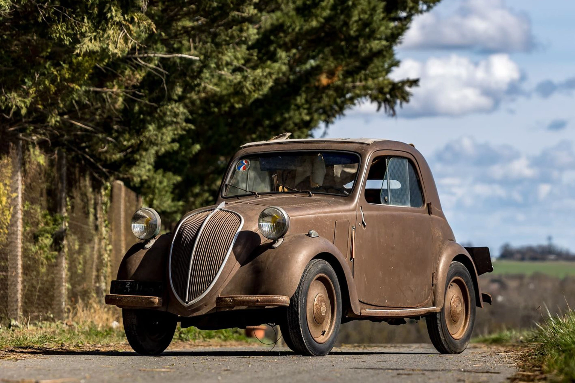 The Nostalgia of Forgotten Gods: Simca, France, 1934-1978