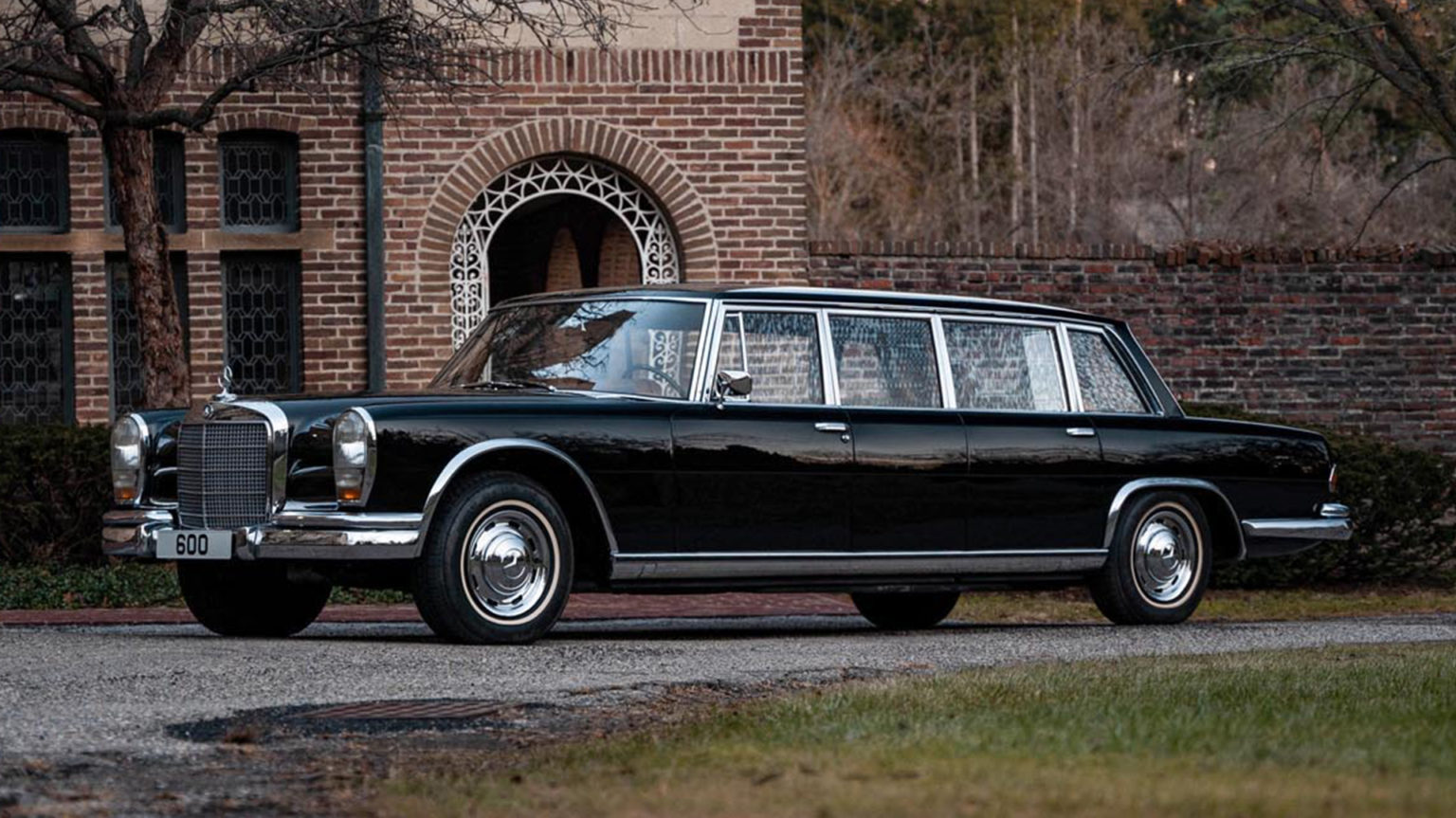 5-1965-Mercedes-Benz-600-LWB-Pullman-Four-Door-Limousine-1536x863