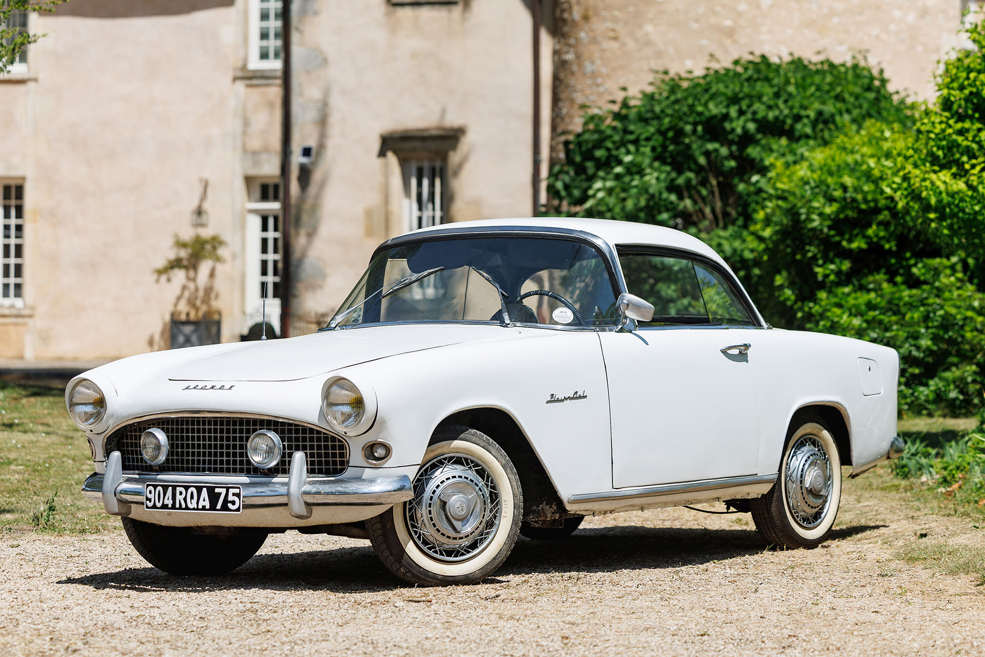 Artcurial Auction at the Château de Vernon: An Excellent Harvest