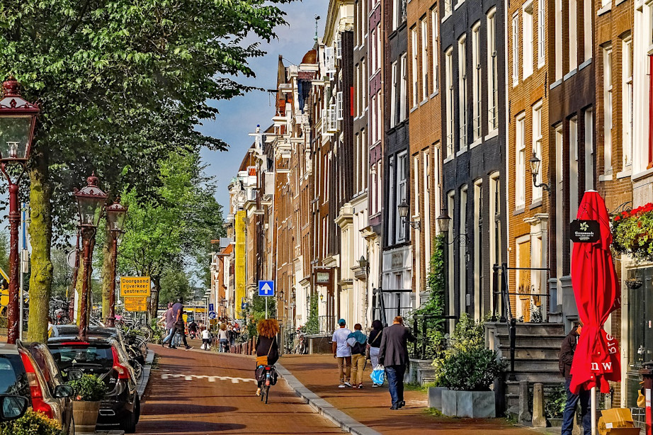 Jordaan street scene in Amsterdam