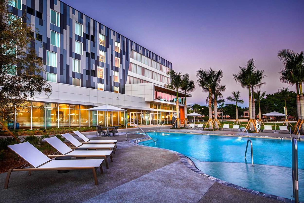 Legacy Hotel at IMG Academy, pool at dusk
