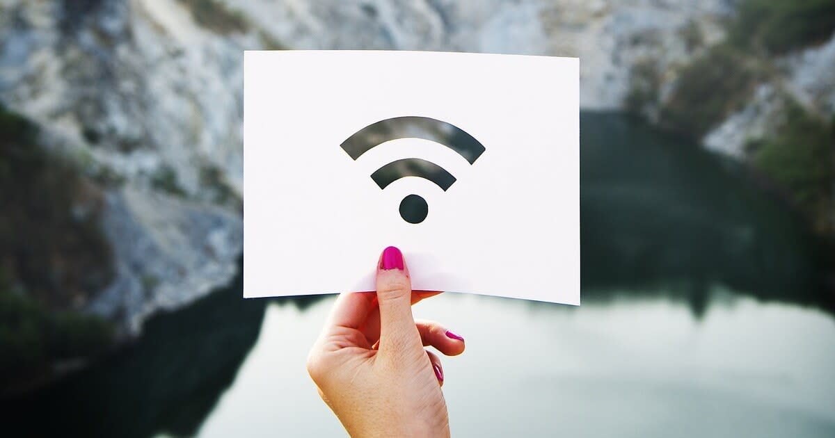 WiFi logo på papper ute