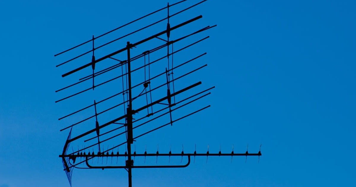 TV-antenn för marksänd TV, eller "kratta på taket" som det ibland kallas