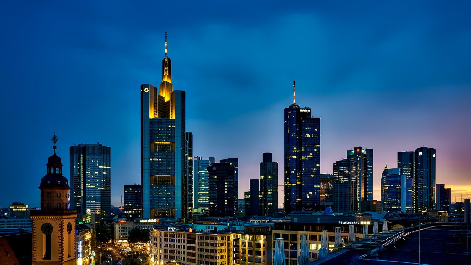 a city skyline at night