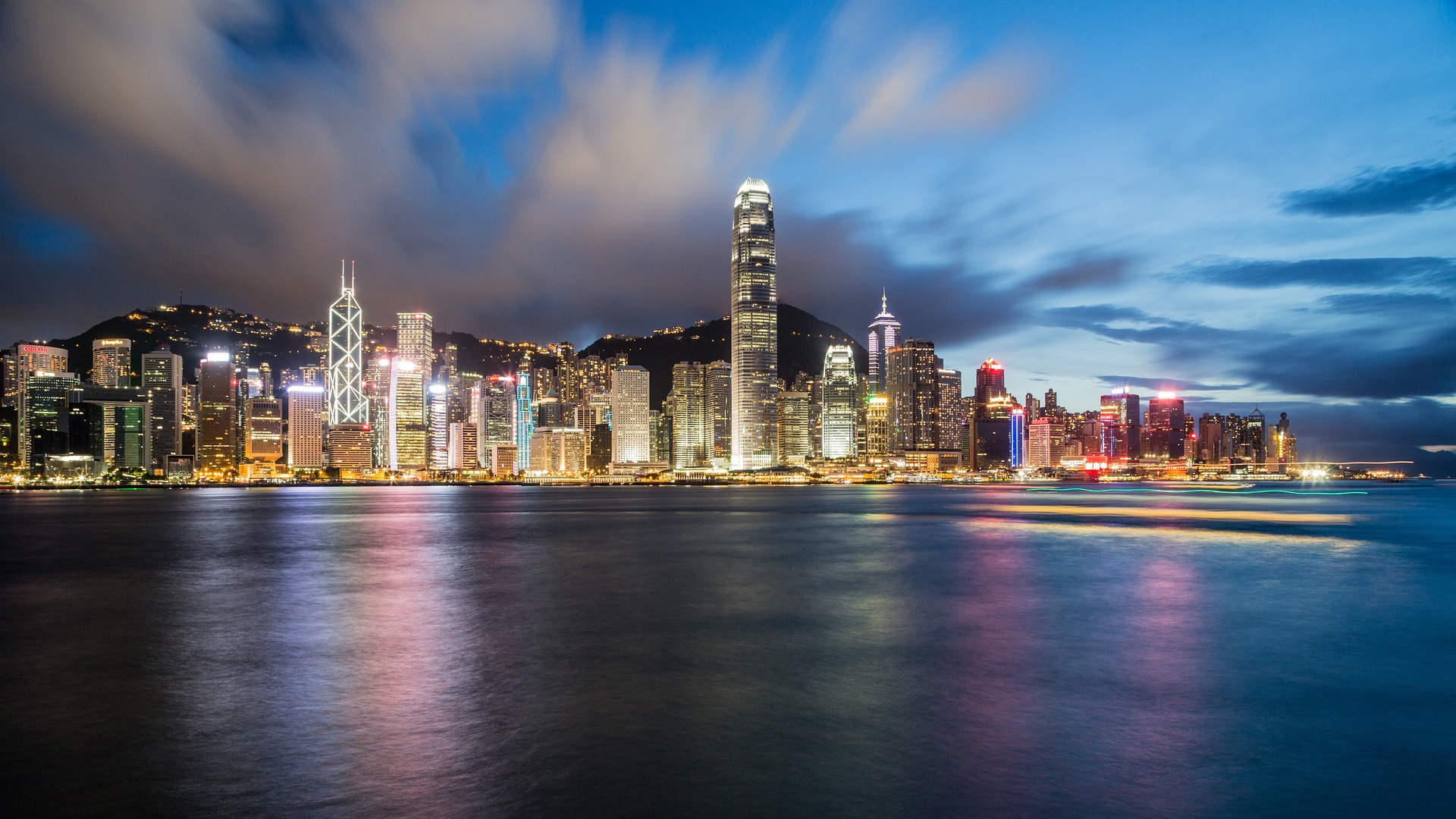 a city skyline at night