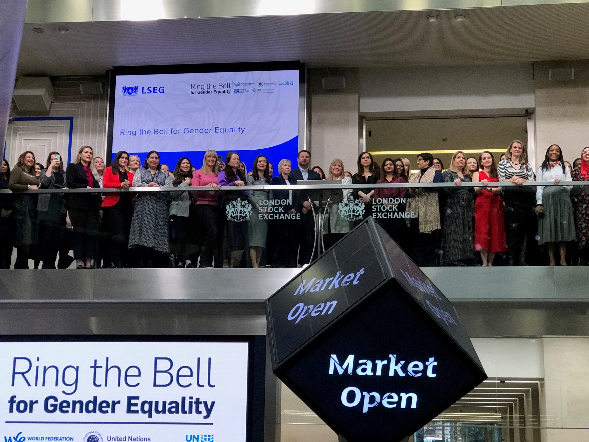 /media/26441/lse-bell-ringing.jpg