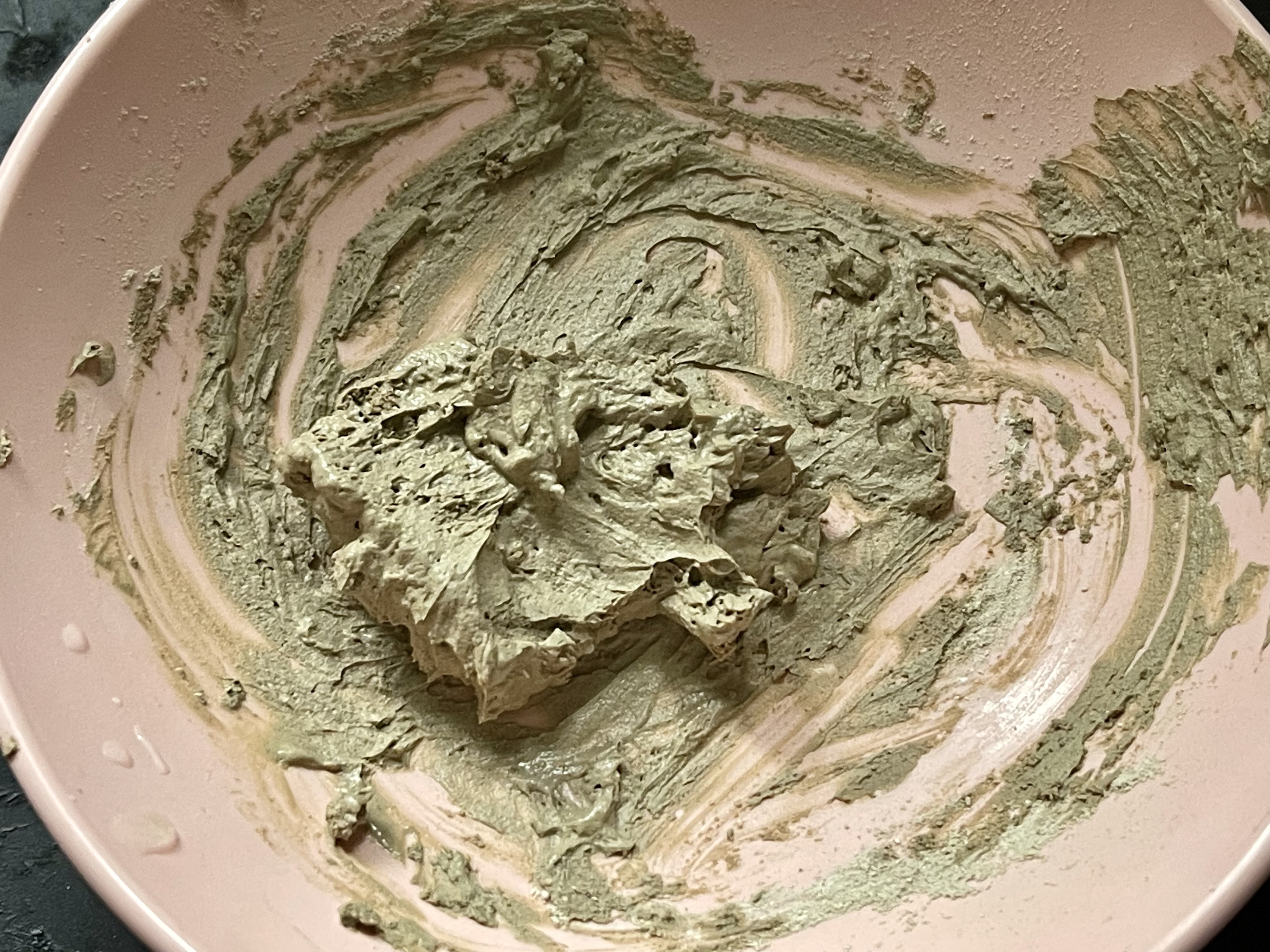 Image of Pit Rebalancing Mask texture wet.