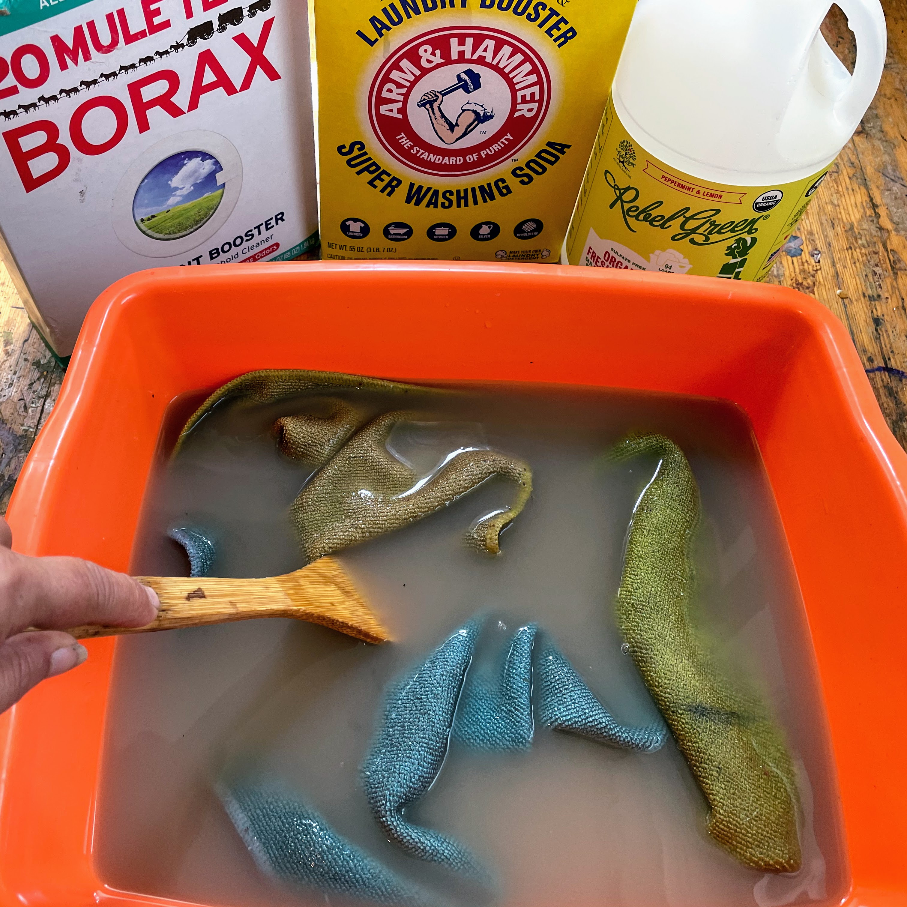 What is Borax and Is Borax a Good, Natural Cleaner?