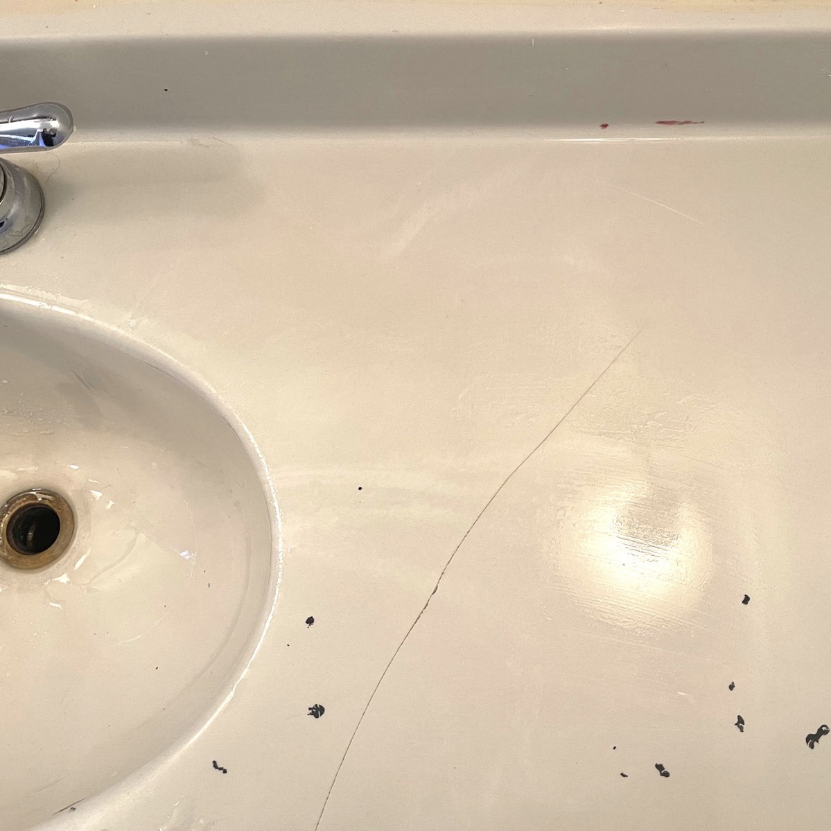 https://images.ctfassets.net/lraovp89rm10/rbuH7r8uo7BR0HREvZeuL/d10404dad697c9d28c916e47ea0f63ab/bath_counter_after.jpg