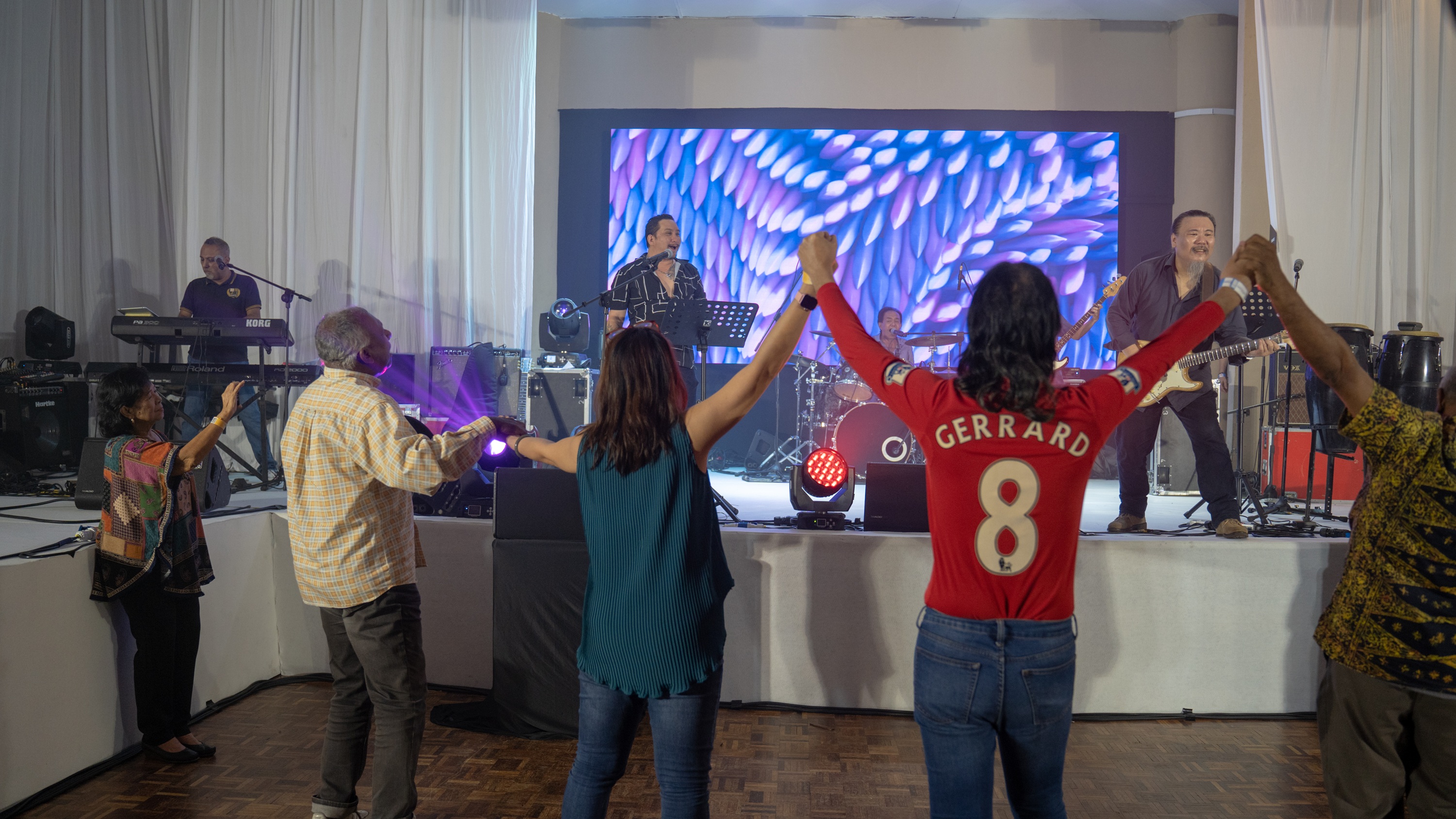 The Role of Independent Platforms in Showcasing Local Talent