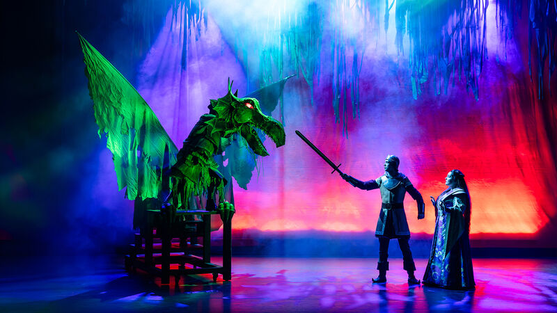 Joris en de Draak op het podium