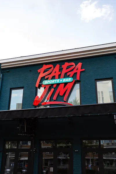 Papa Jim Sportsbar-2