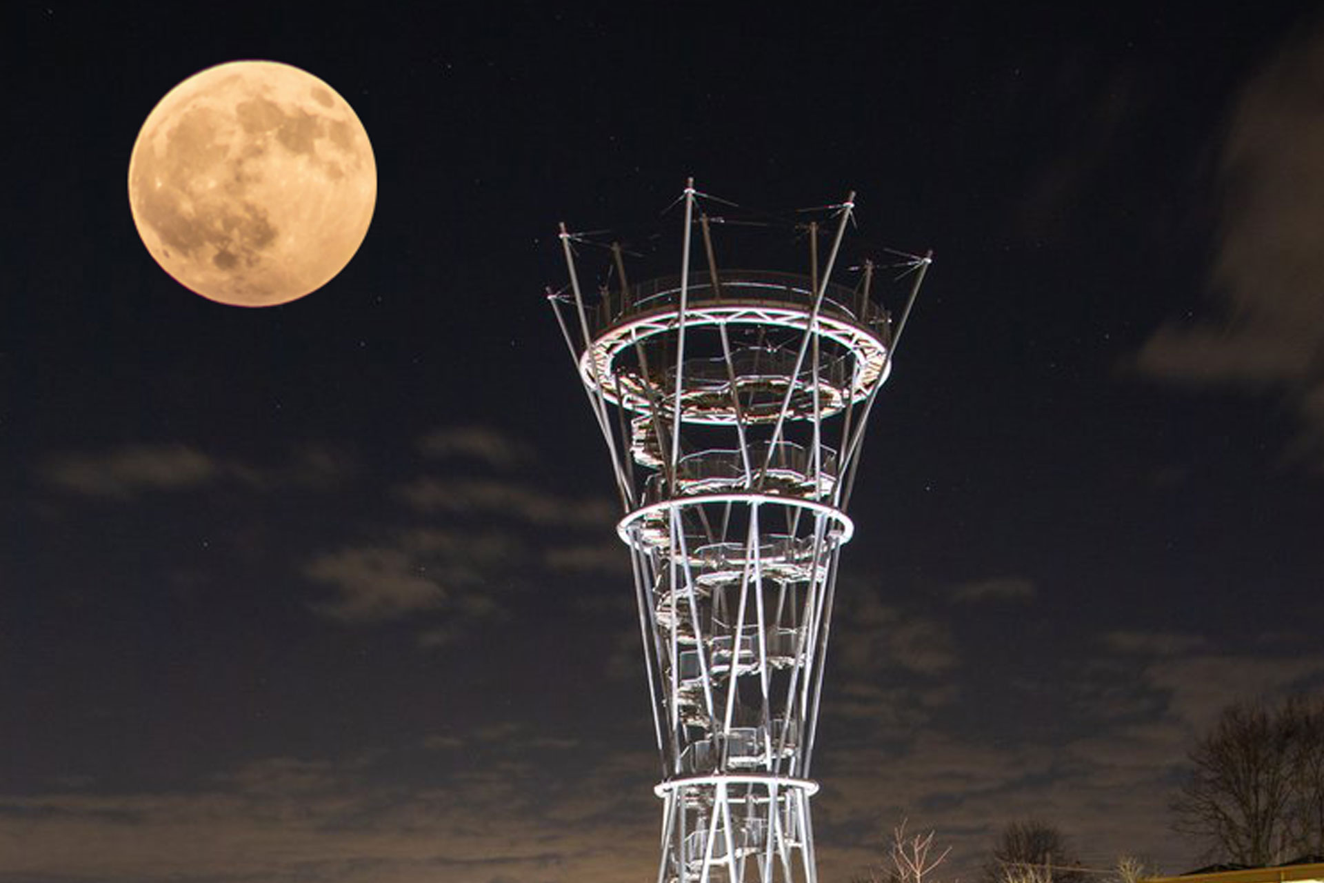 kempentoren-vollen-maan-foto