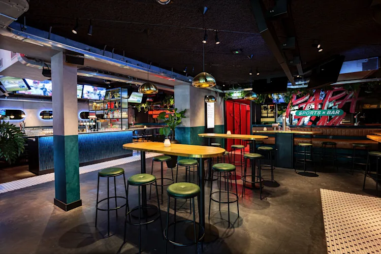 Papa Jim Sportsbar-1