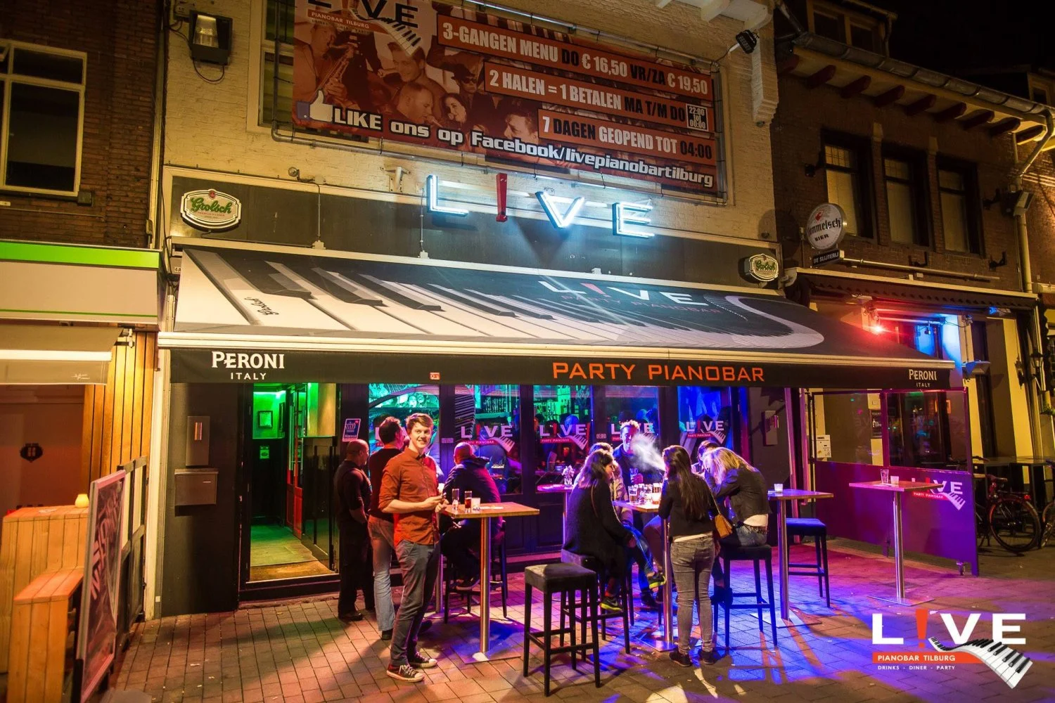 571d292f2a5ab01b190fa527-large