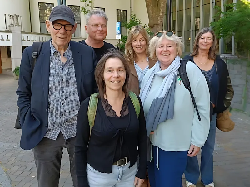 Team Giving a Shit, persfoto