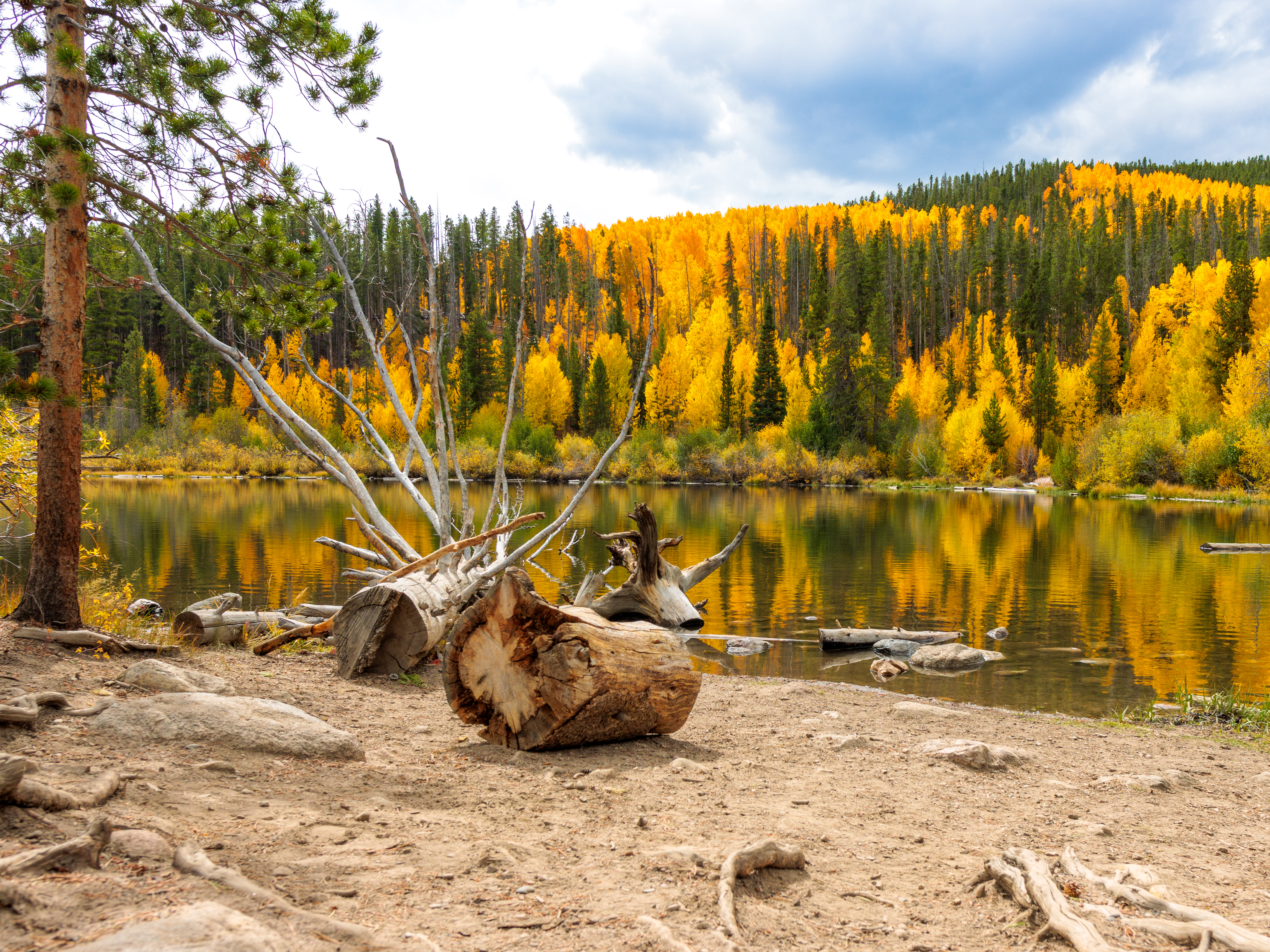 Autumn at Rainbow Lake