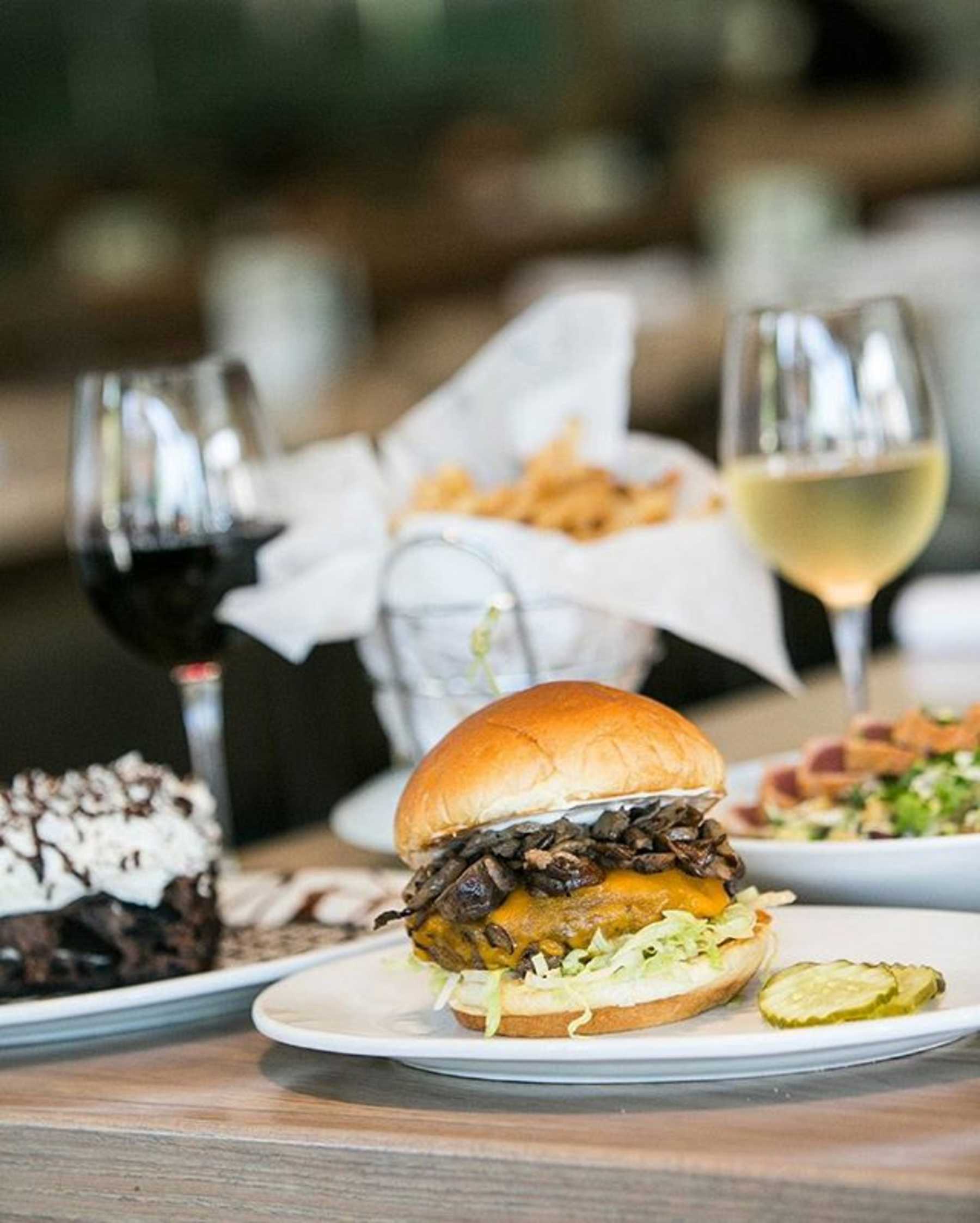 Zinburger Wine And Burger Bar Happy Hour Georgia On My Dime