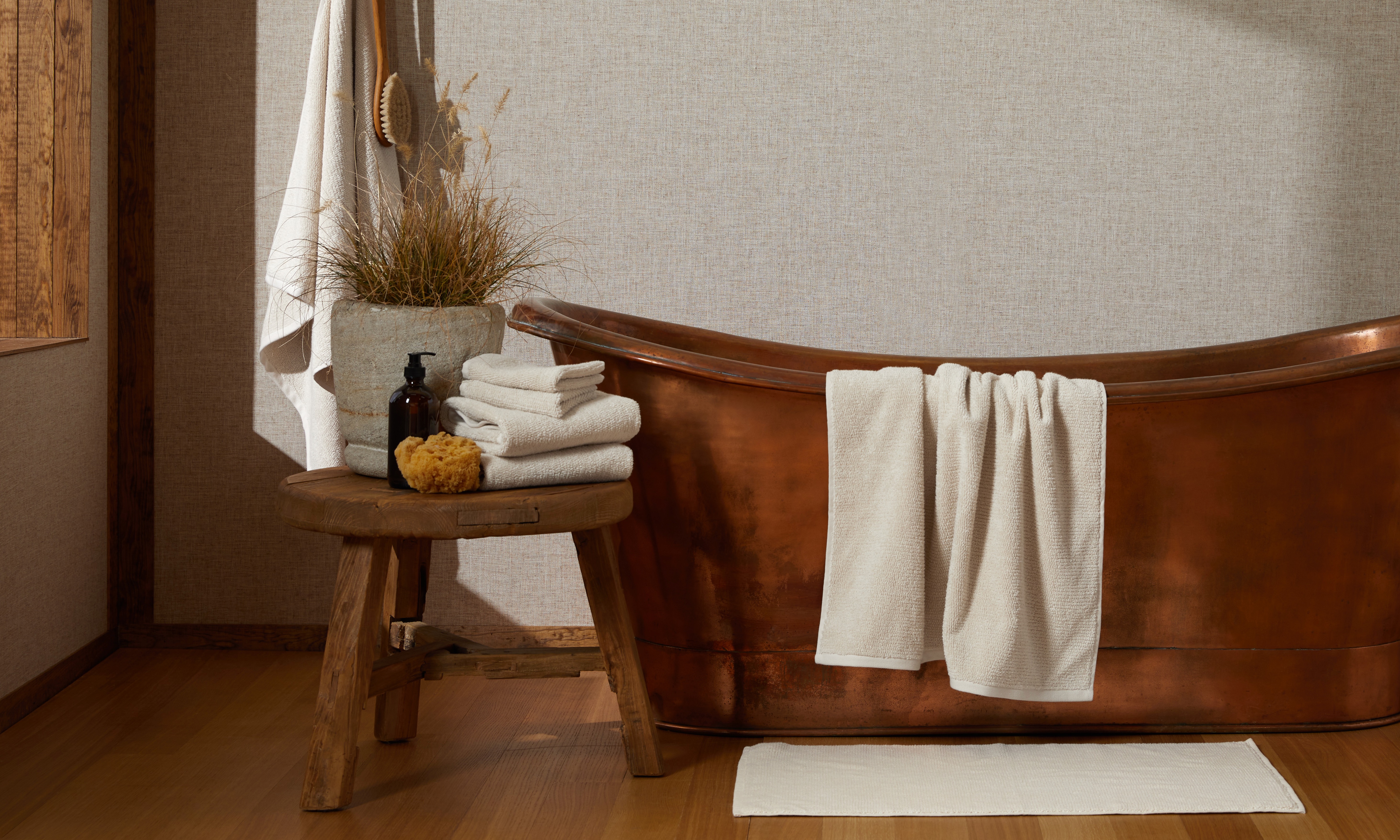 How do hotels keep their towels white and soft? - Textile