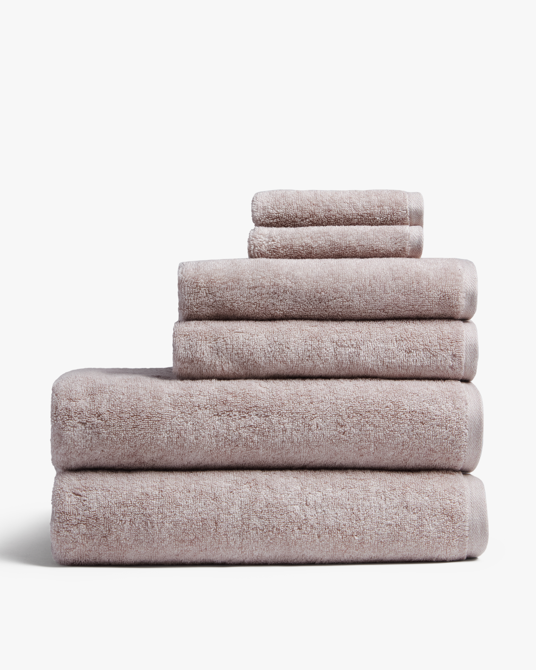 https://images.ctfassets.net/ltric1hkjv72/12PyUCG0poB8hgQU6iyJ26/24102c5f0d6aa3259c4d8848548ba1f0/featherweight-plush-towels_haze_lightbox_cpg__13.jpg