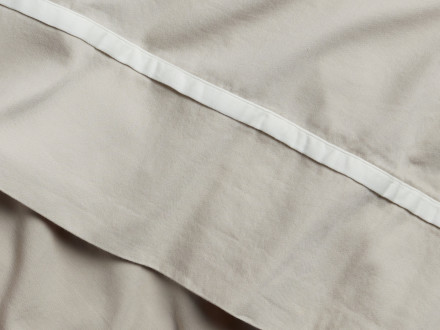 organic-soft-luxe-top-sheet bone-with-cream detail