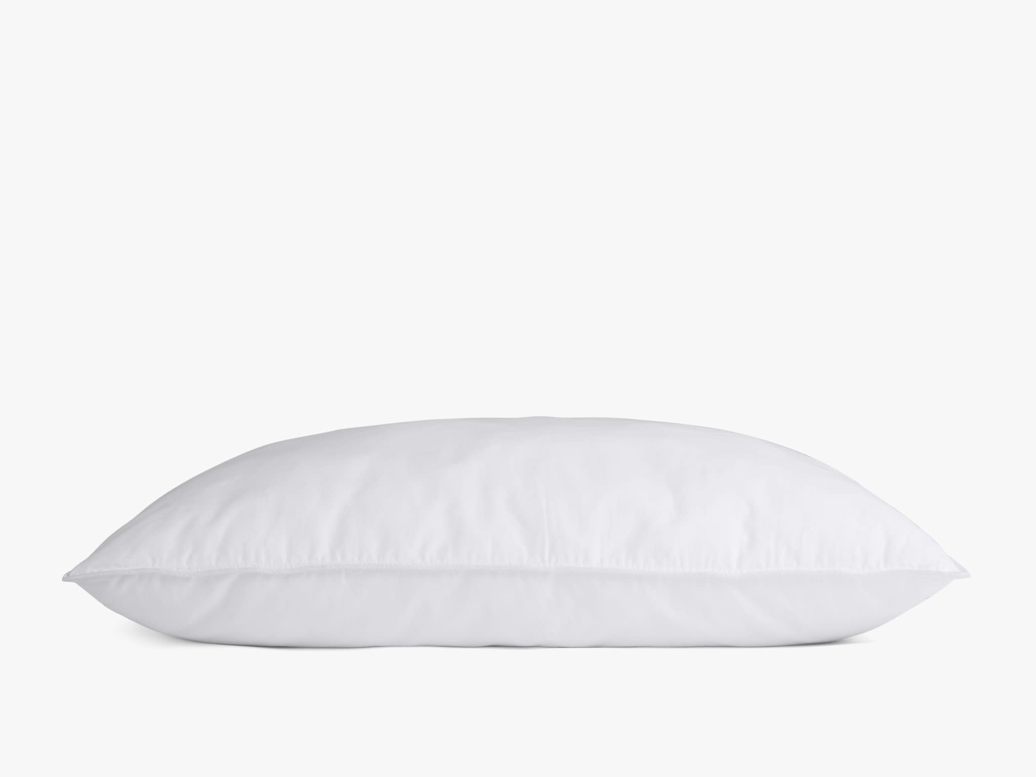 King: Down Alternative Pillow medium