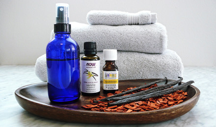 Ingredients for the Sensual Sandalwood and Vanilla Room Perfume
