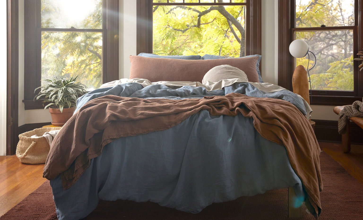 The Effortlessly Undone Bed Campaign Image