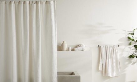 Guide to Shower Curtains: Get to Know Colors, Sizes, Materials & More