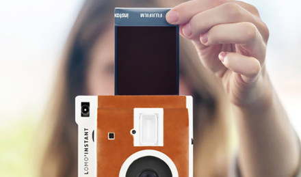 Instant printing digital camera 