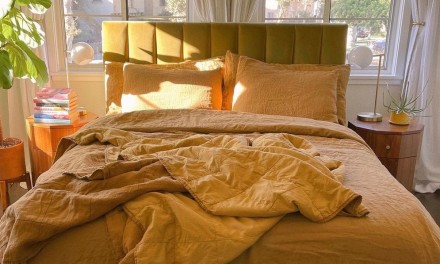 Ochre linen bedding