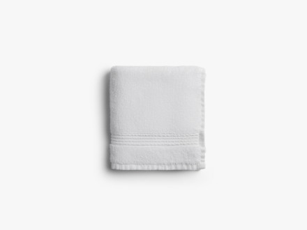 Parachute Classic Towel White Washcloth