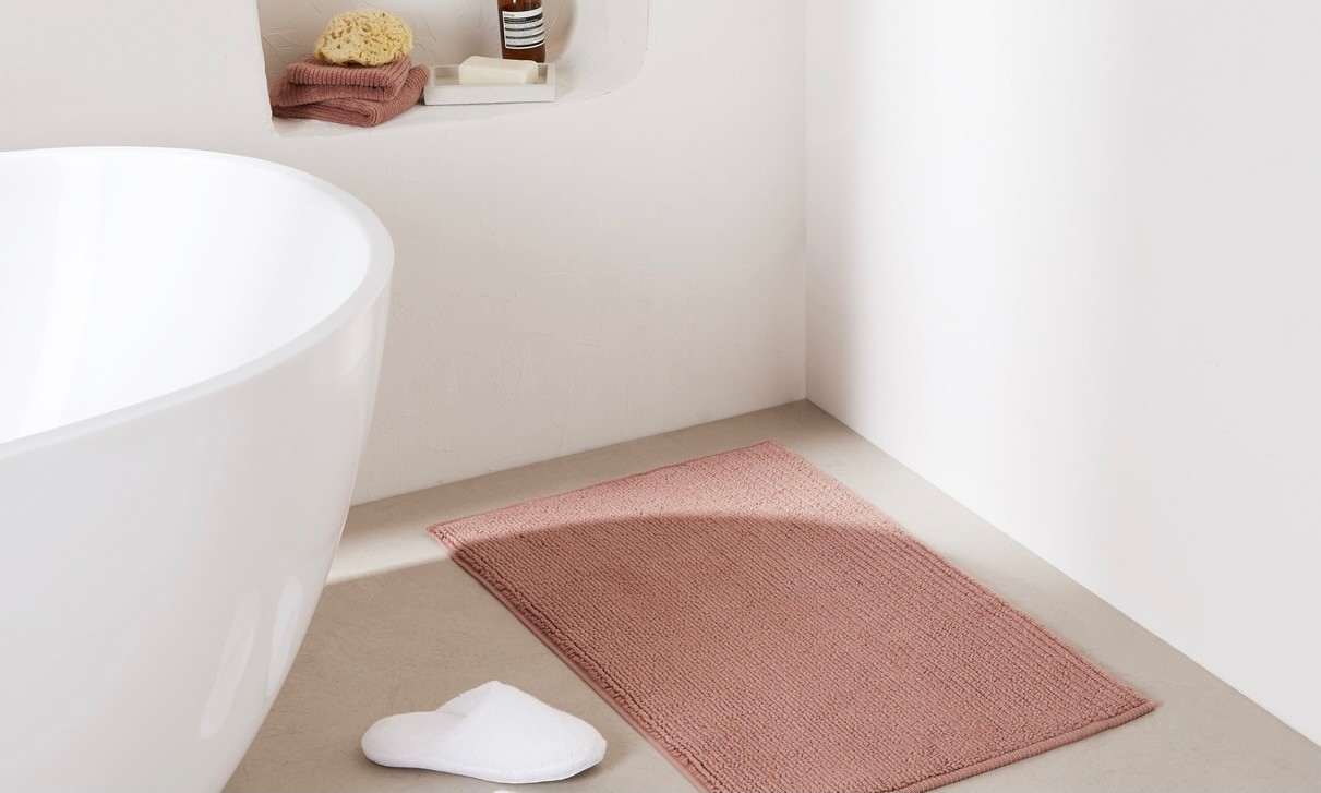 How to Wash, Dry, & Care for Bath Mats & Rugs 2022 Parachute Blog