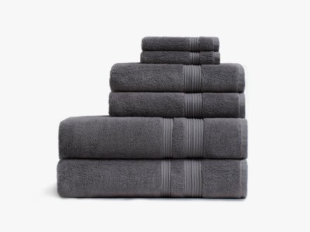 https://images.ctfassets.net/ltric1hkjv72/4d9eIyoab5uaYYlknWFL3B/2be58129c178937f967f1c398b7ef80d/classic-turkish-cotton-towels_coal_lightbox_047.jpg?w=440&fm=jpg&fl=progressive