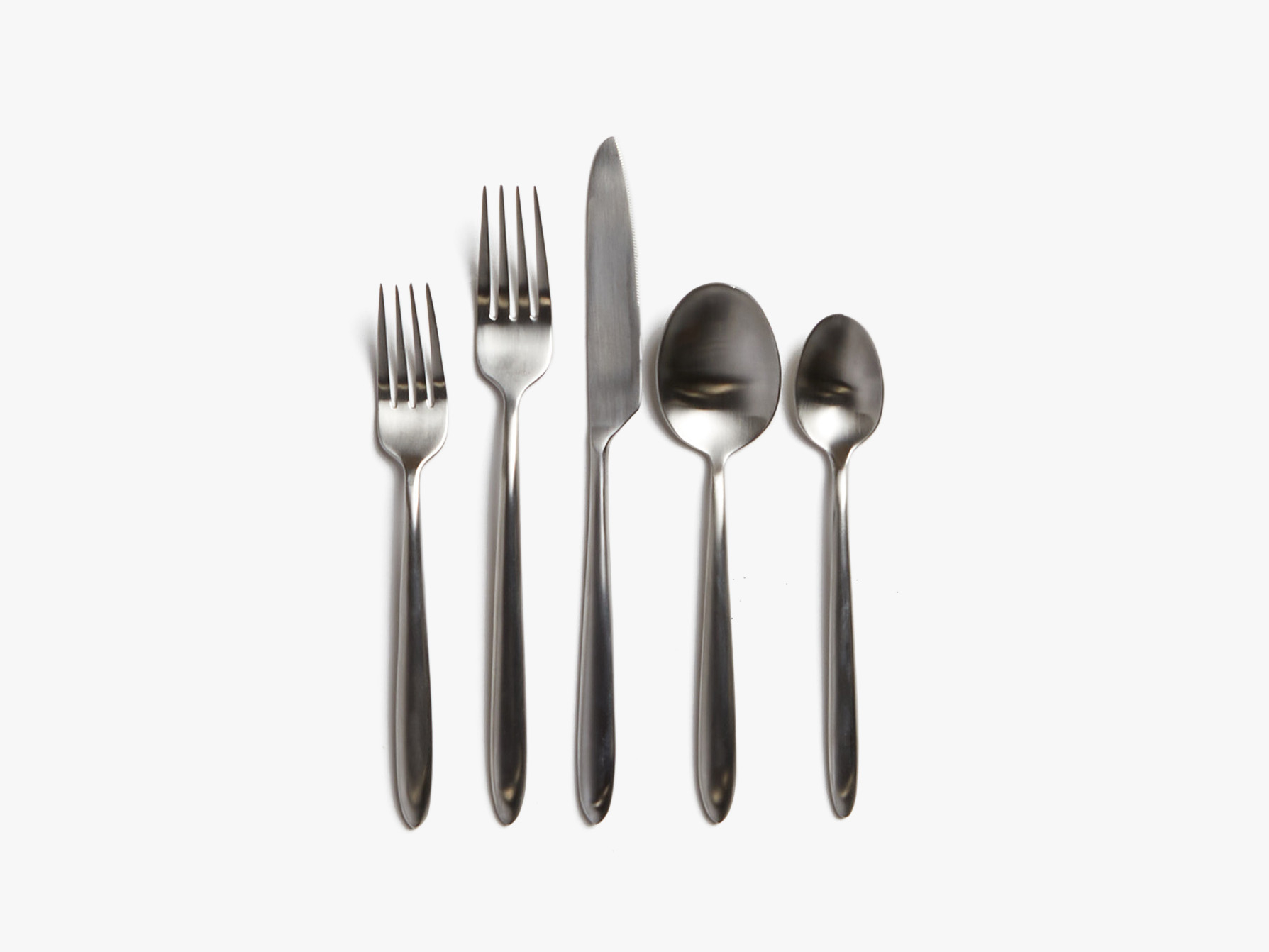 https://images.ctfassets.net/ltric1hkjv72/4lHDs5oFRESmgLxb7ESUB5/3981a5586b9bc43fa672528cfda03272/velo-flatware-set_stainless-steel_lightbox_5786.jpg