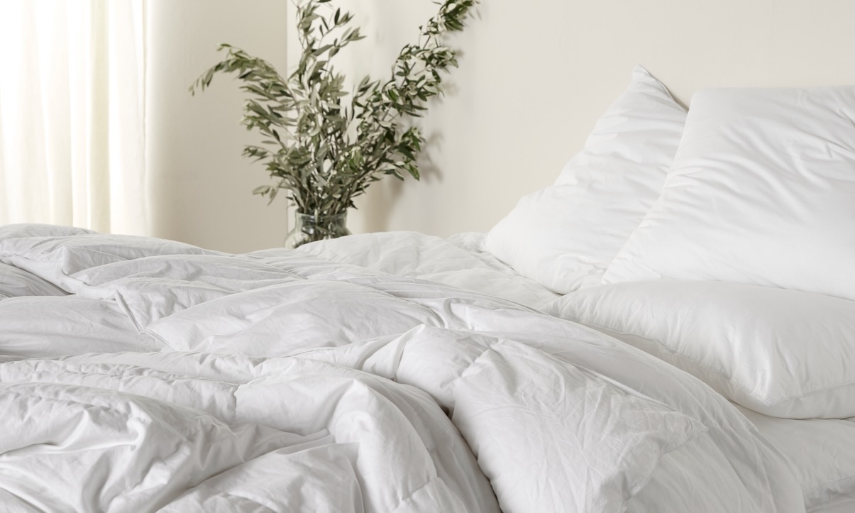 Can you use a queen comforter on a twin bed? – My Organic Sleep