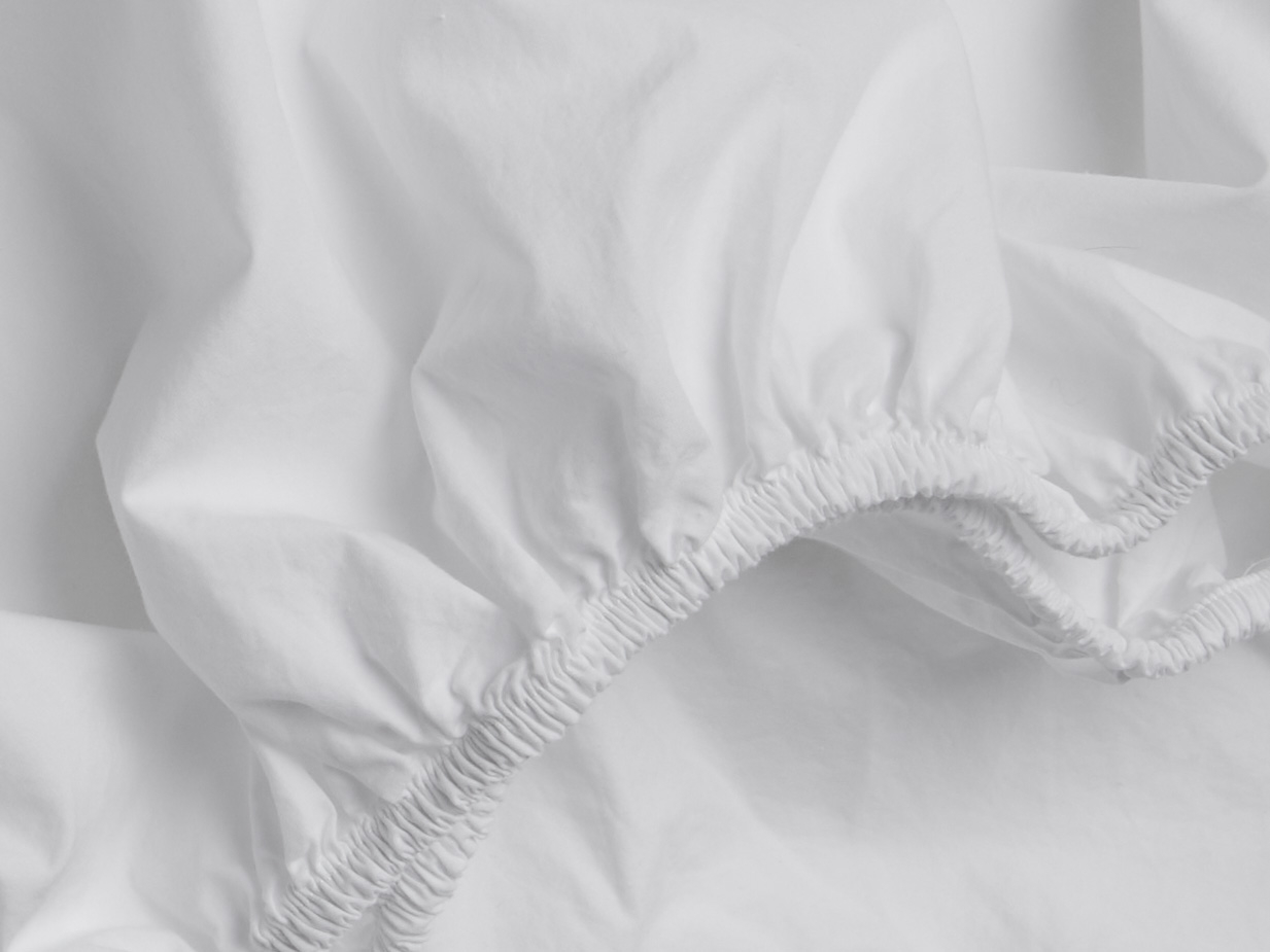 Twin White Cotton Fitted Bed Sheet | Organic Cotton with Silicone Gripping Edges | Public Goods