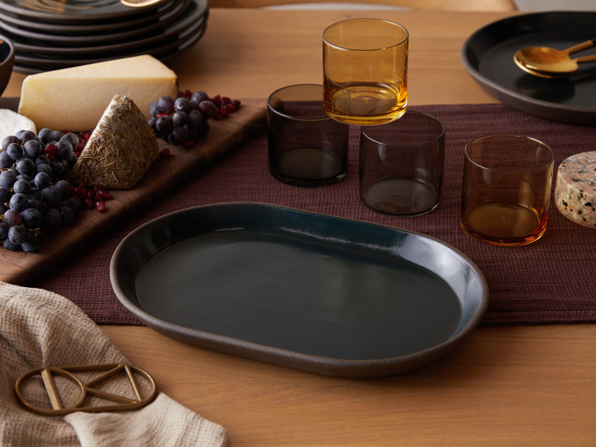 Crisp Matte Black Dinnerware Set