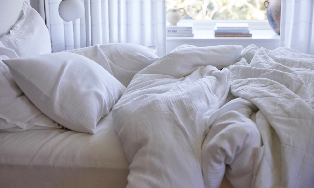 How to Donate, Recycle and Reuse Old Bed Sheets and Towels 2022 Parachute Blog