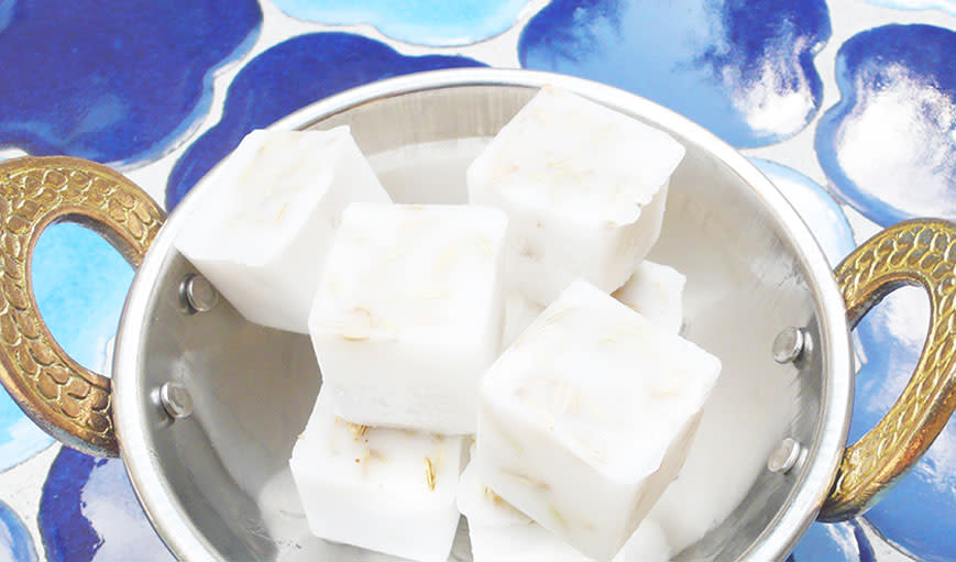 Oil pulling cubes