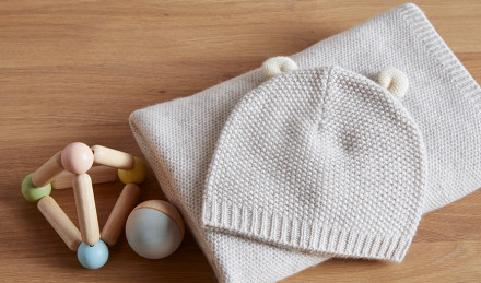 Cashmere baby hat. 